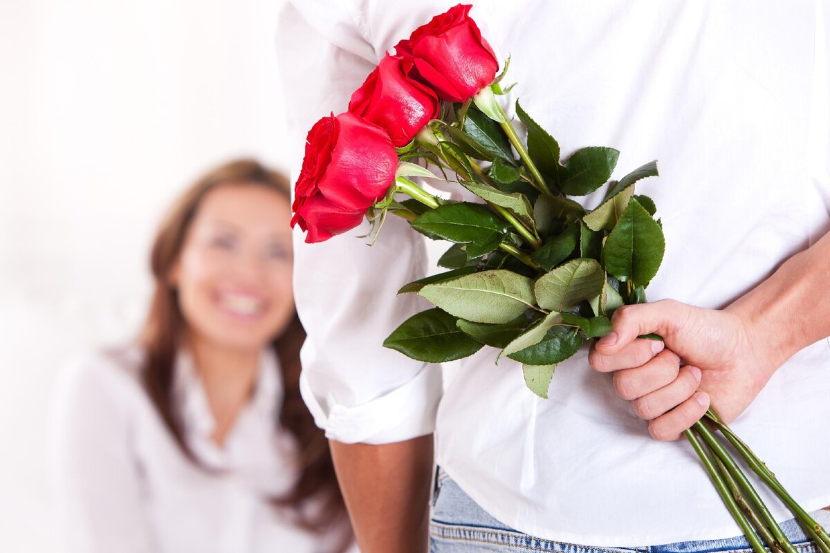 Какие цветы подарить девушке которая нравится в знак любви. идеи цветков