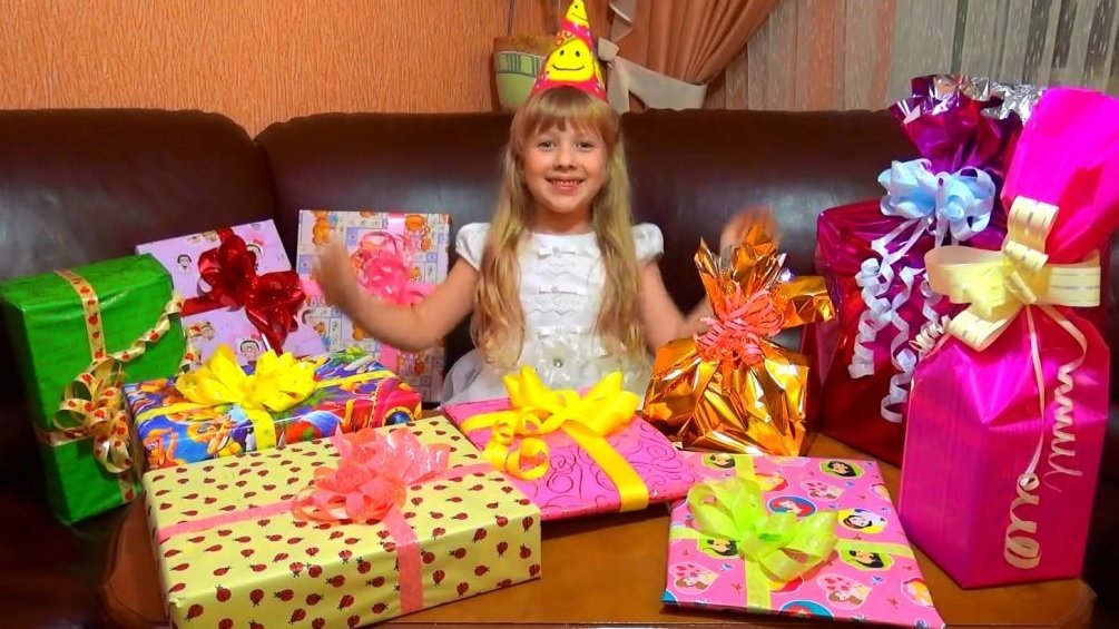 Что можно подарить девочке на день рождения в 12 лет?
