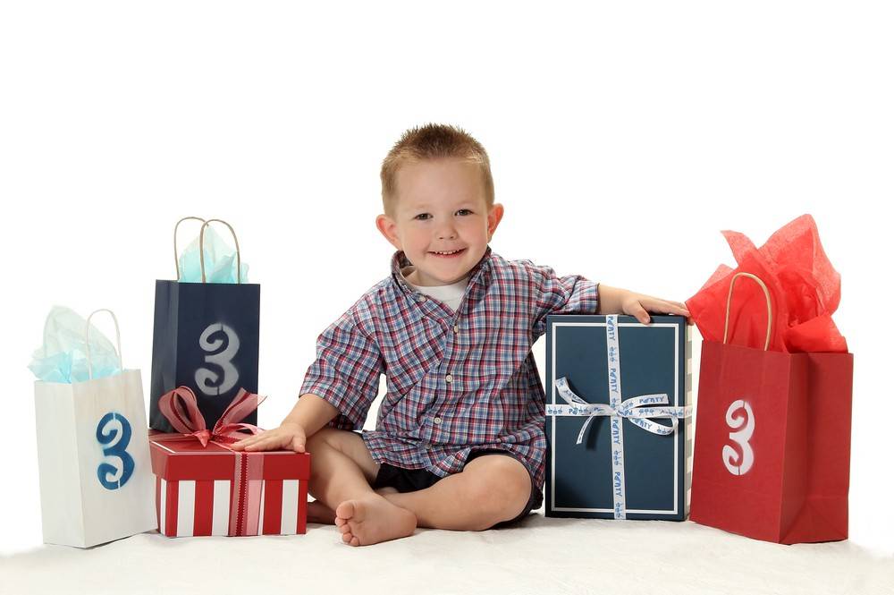 Что подарить мальчику на новый год 2021 - лучшие идеи подарков