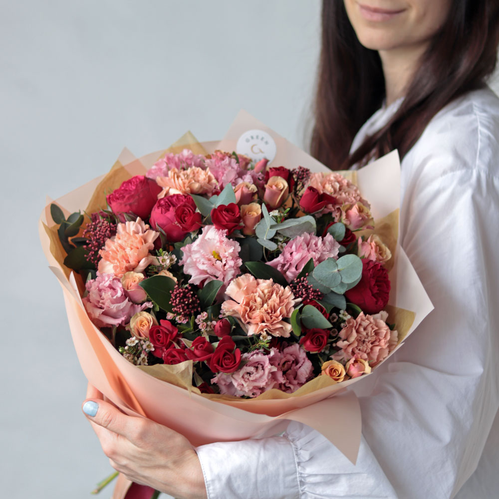 Какие цветы подарить девушке на день рождения - выбор цвета и вида букета
