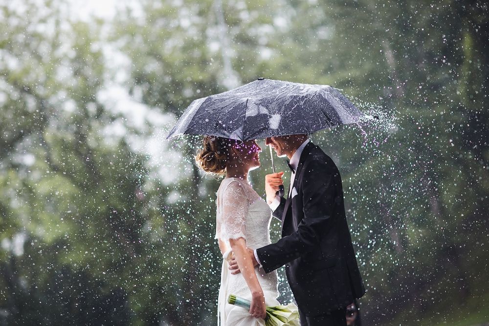 Примета: дождь на свадьбу – хорошо или плохо, ритуалы в дождливый день свадьбы