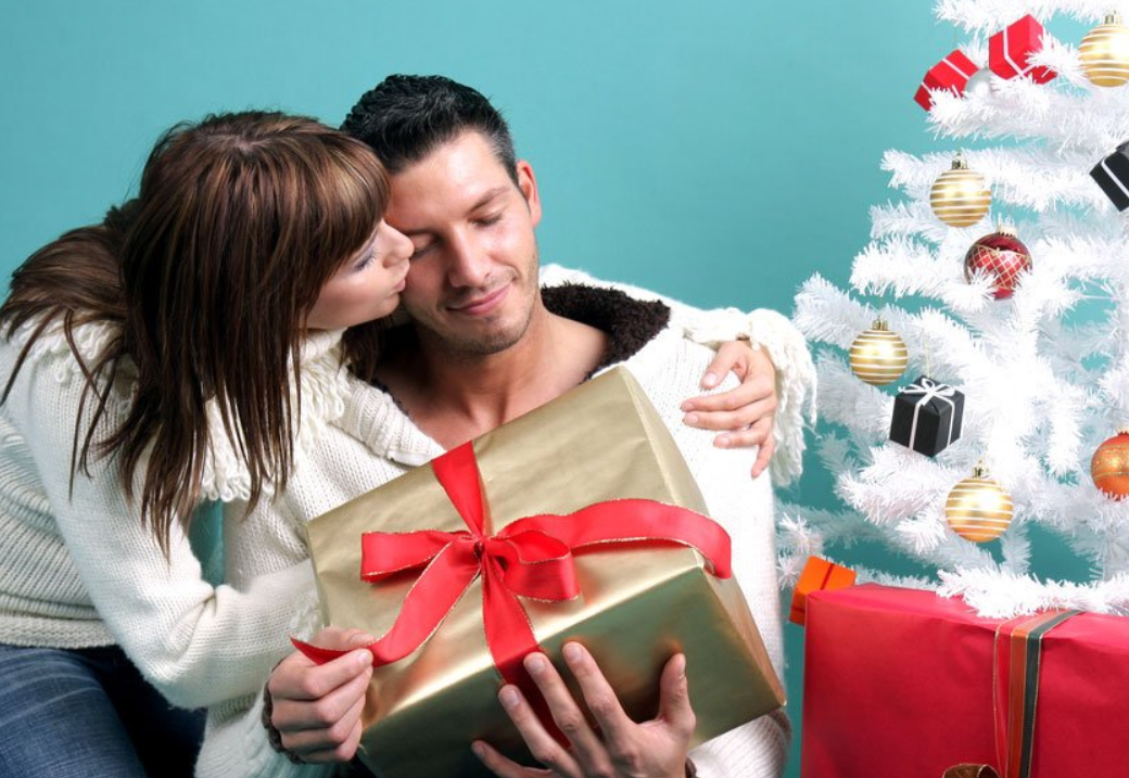 Что подарить жене на новый год? список идей - оригинальные подарки