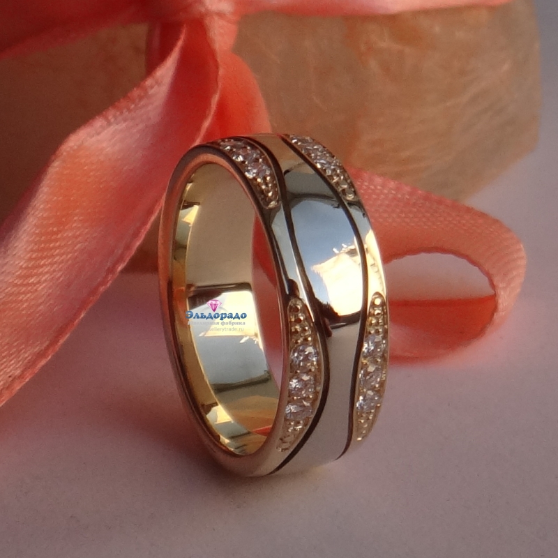 Золотые кольца смоленск. Обручальные кольца комбинированное золото. Обручальное кольцо с бриллиантом. Обручальное кольцо комбинированное. Обручальные кольца из комбинированного золота.