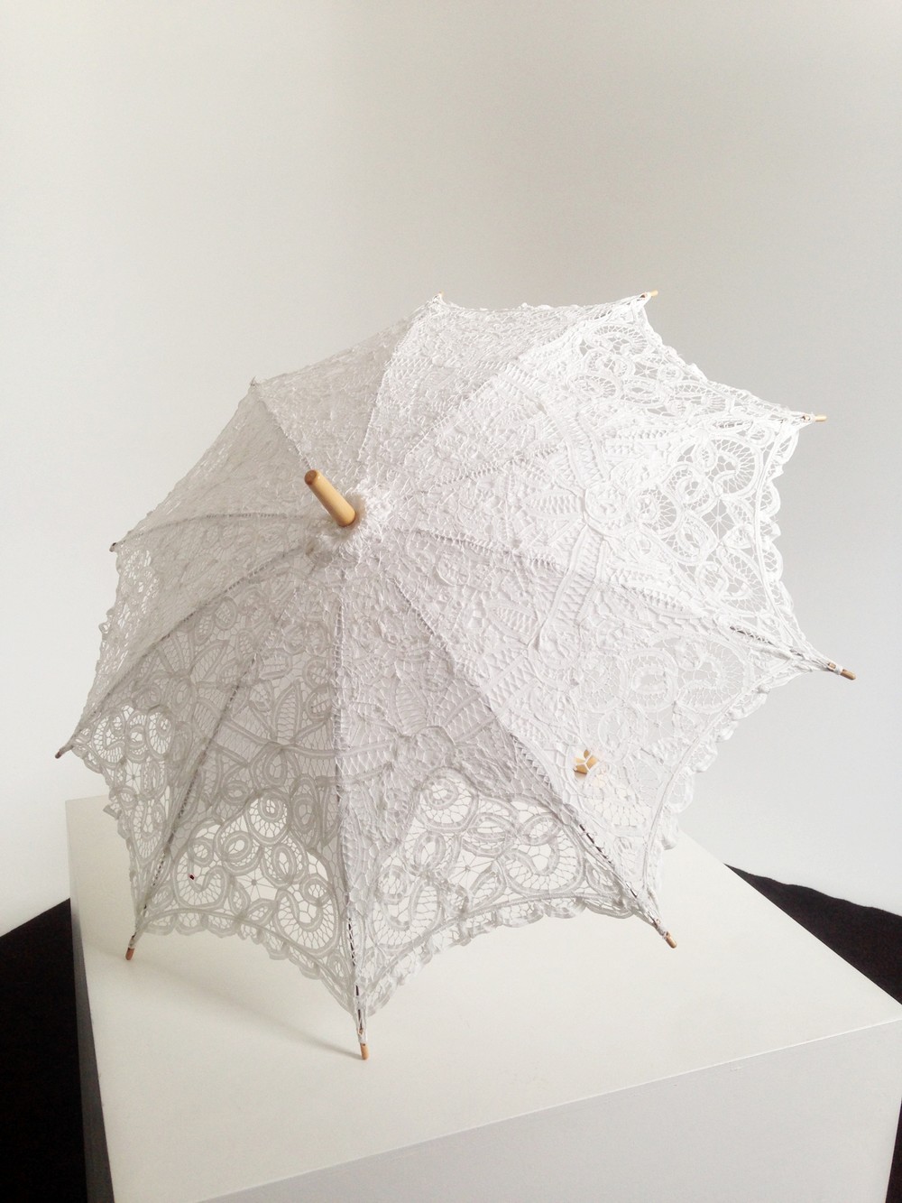 Как подарить зонтик на свадьбу: оригинальное вручение презента