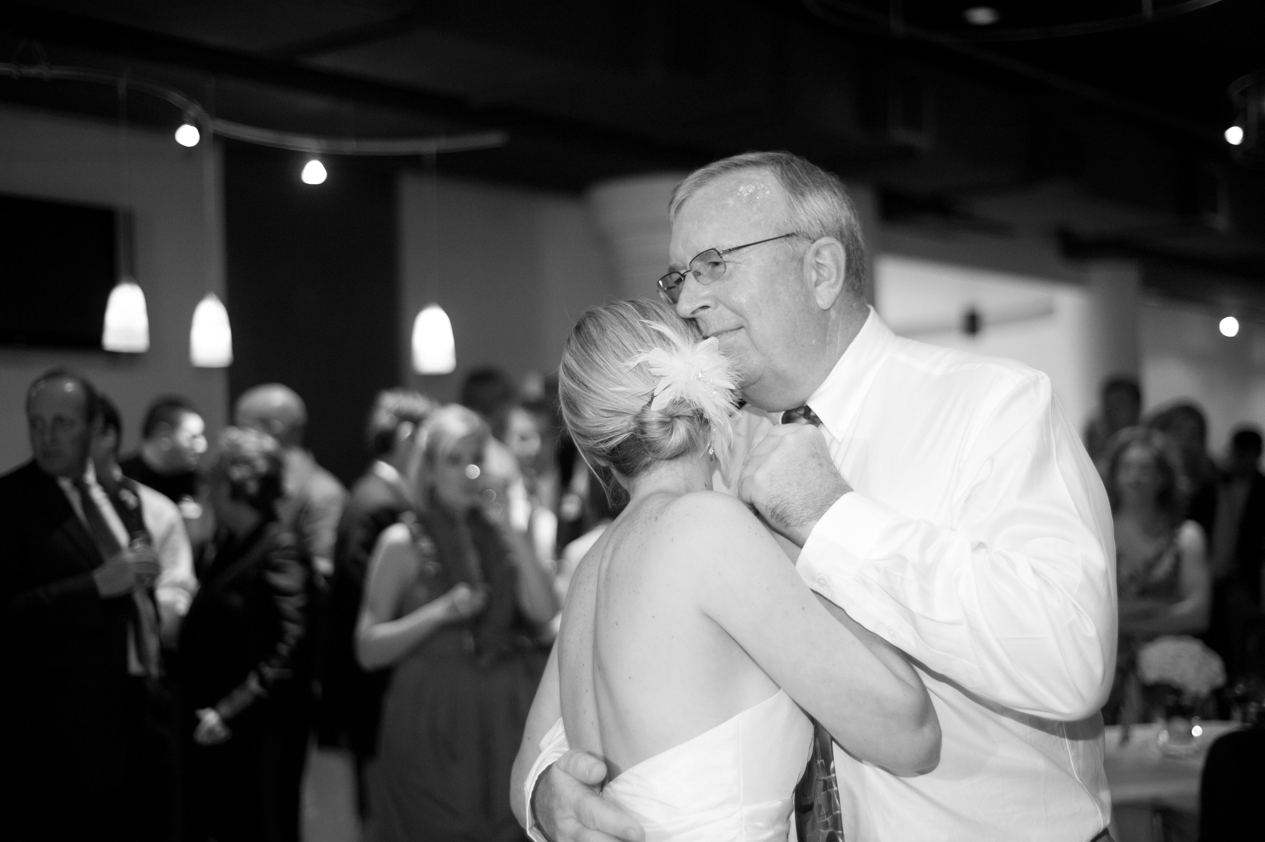 Танец отца и дочери на свадьбе