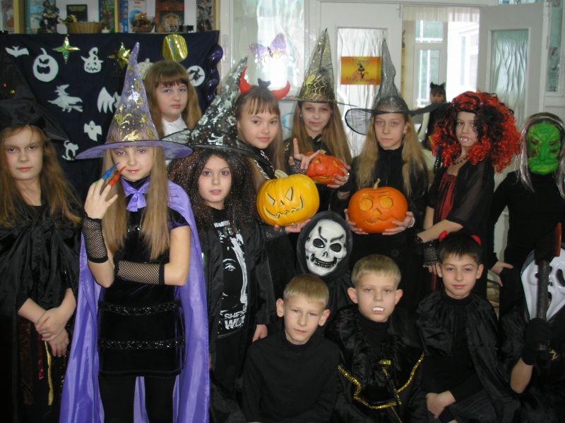 Игры и конкурсы на хэллоуин для взрослых и детей