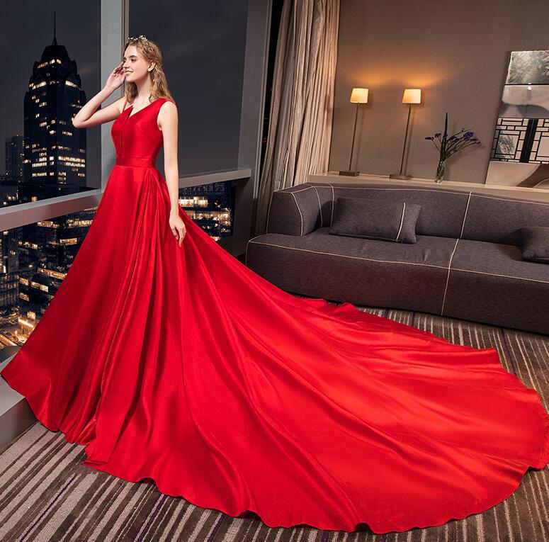 Платья красного цвета