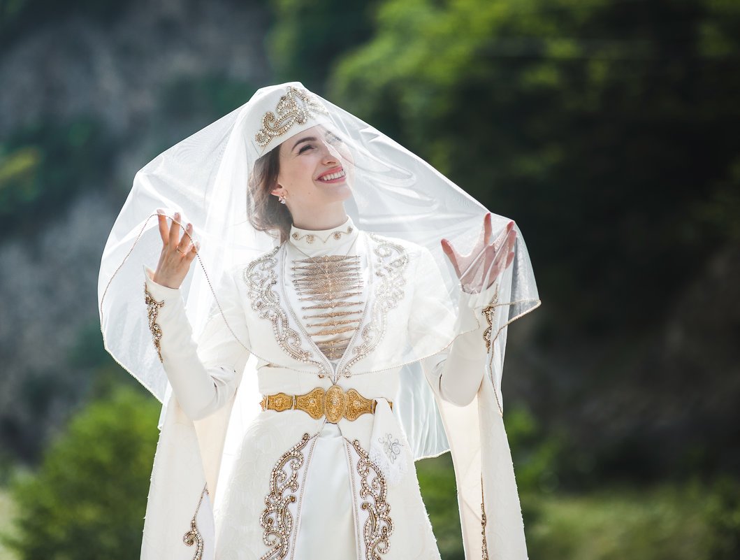 Красивые осетинские свадебные платья