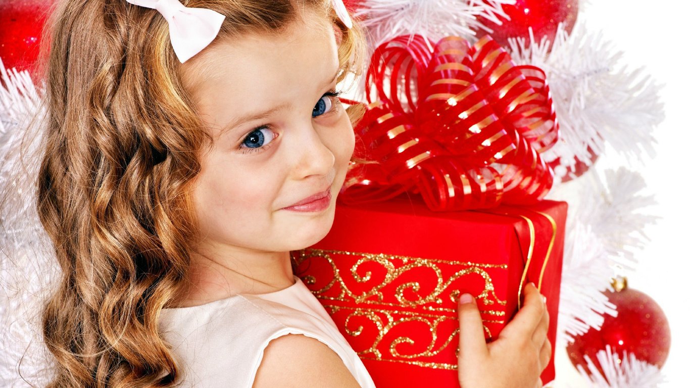 Что подарить девочке 9, 10, 11, 12 лет на новый год 2021 - список интересных подарков