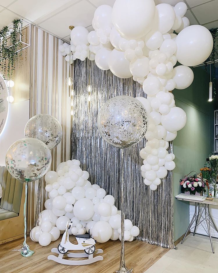 Невесомое совершенство: всё, что вы хотели знать про украшение зала на свадьбу шарами