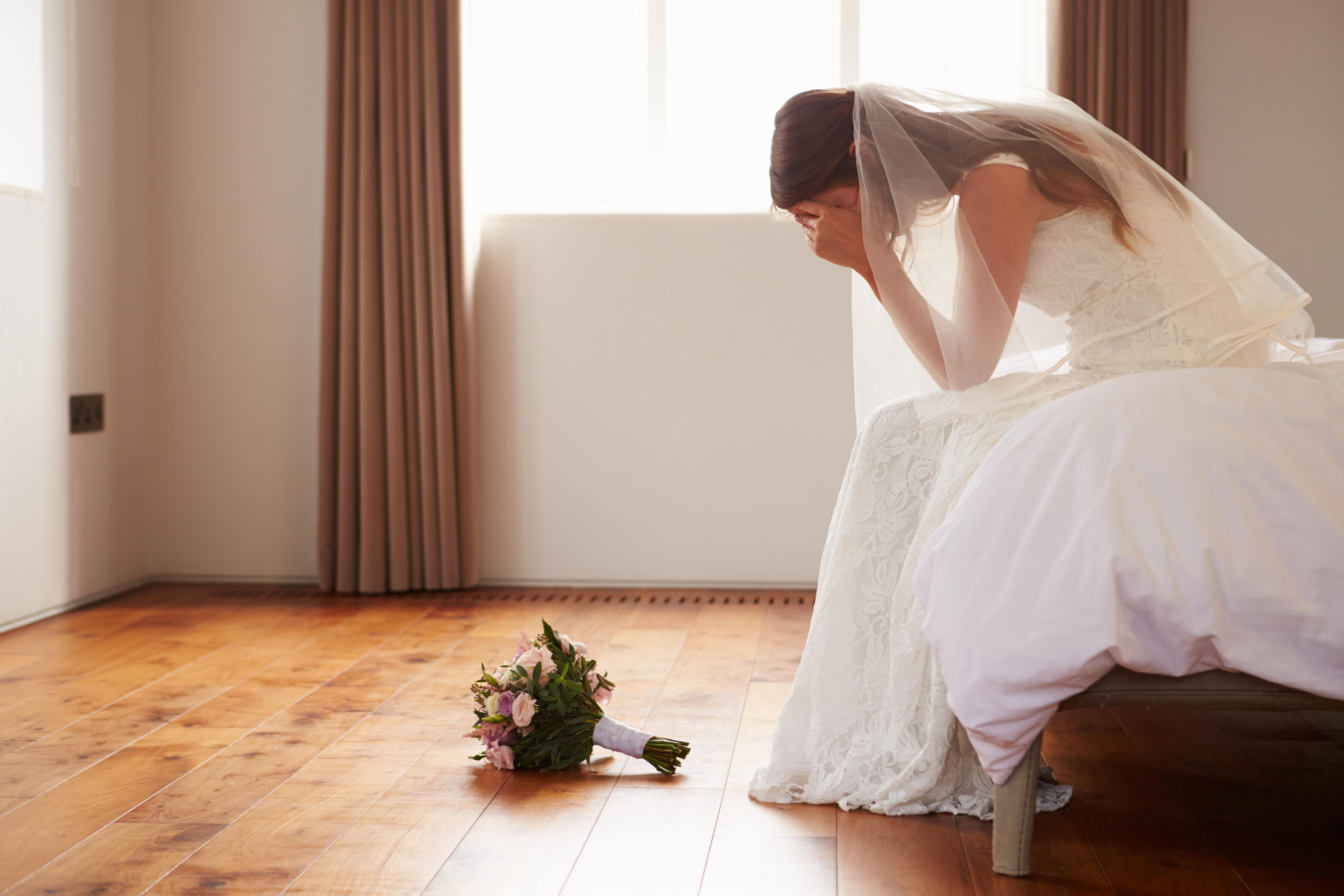 Можно ли видеть свадебное платье жениху до свадьбы