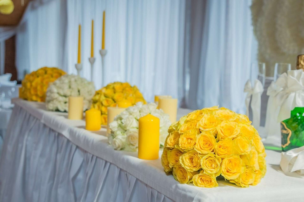 Декор свадьбы в желтом цвете