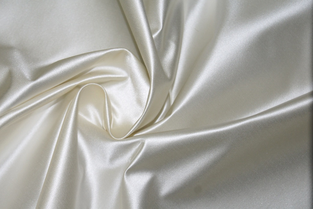 Как выбрать правильную ткань для свадебного платья?