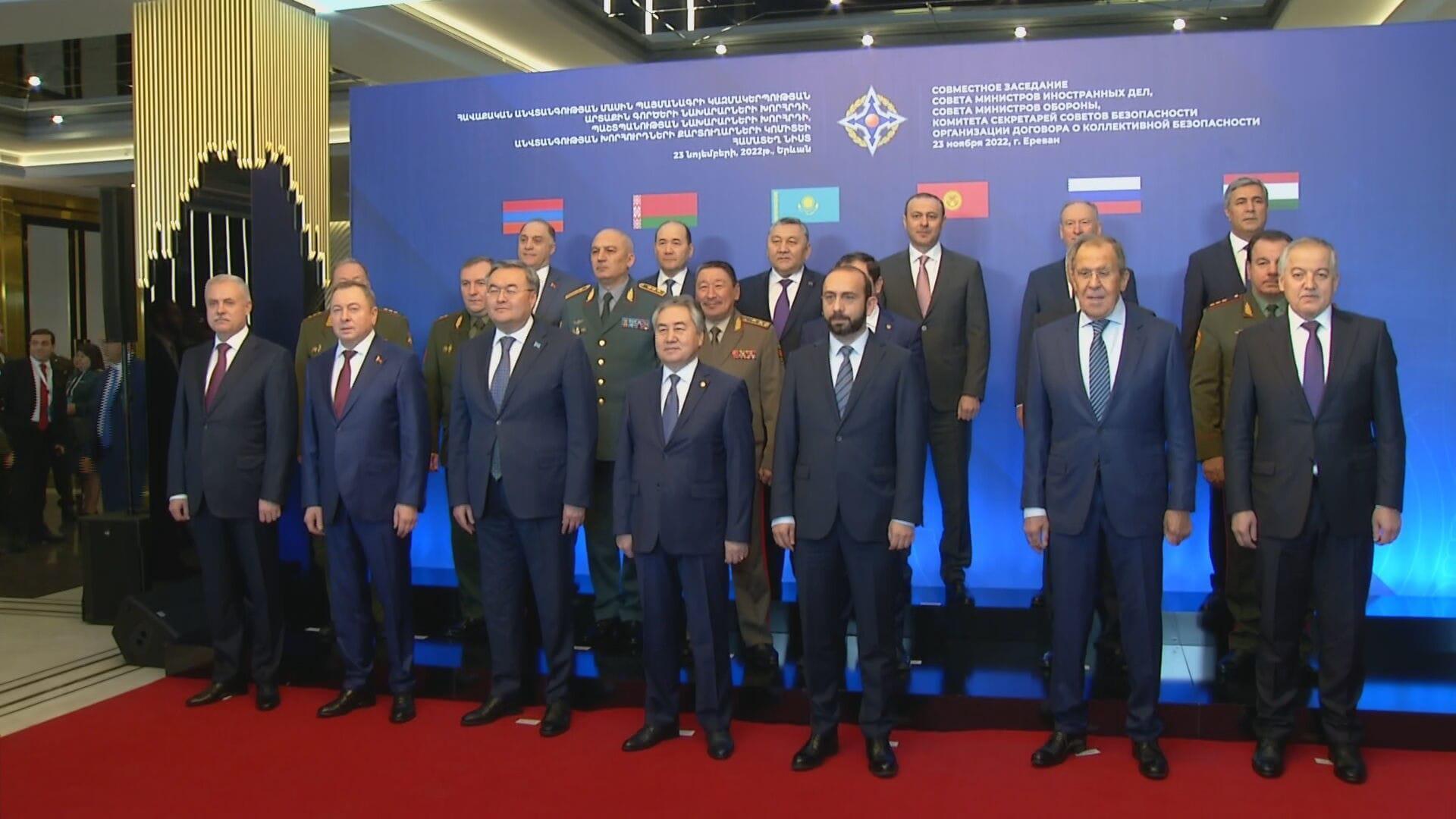 Лавров на саммите. Лавров g20. Саммит ОДКБ В Ереване 2022. Фото с саммита.