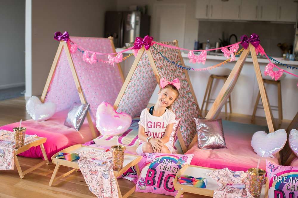 Как устроить пижамную вечеринку для девочек дома